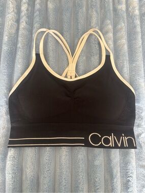 Calvin Klein Women’s Strappy Sports Bra - Size XS/S